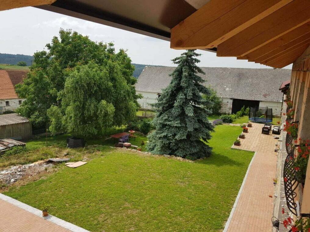 Penzion Tvrz Dub u Tábora Ratiborske Hory Exterior foto