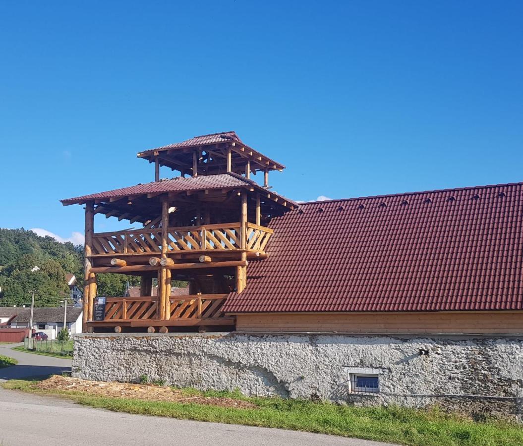 Penzion Tvrz Dub u Tábora Ratiborske Hory Exterior foto