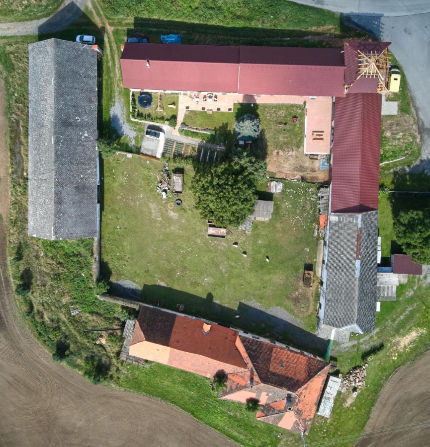 Penzion Tvrz Dub u Tábora Ratiborske Hory Exterior foto